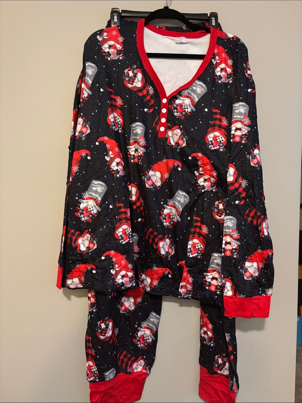 Women's Red & Black Holiday Snowman Pajama Set